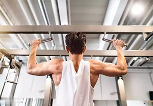 Berapa banyak pull-up yang boleh anda lakukan? Cari 7 faedah yang menjadikannya bernilai usaha